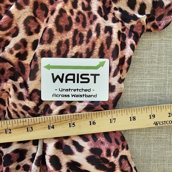 Torrid Size 1 Chiffon Flutter Sleeve Elastic Band Leopard Print Wrap Dress - Picture 13 of 14